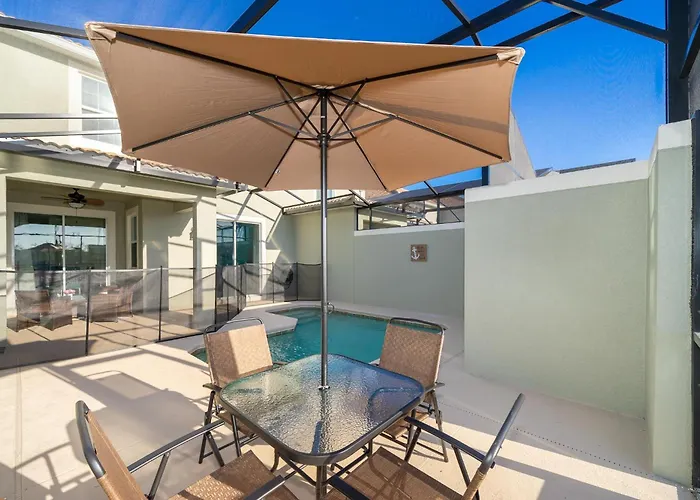 4830Fa Townhouse 4 Bedrooms & 3 Bathrooms + Pool