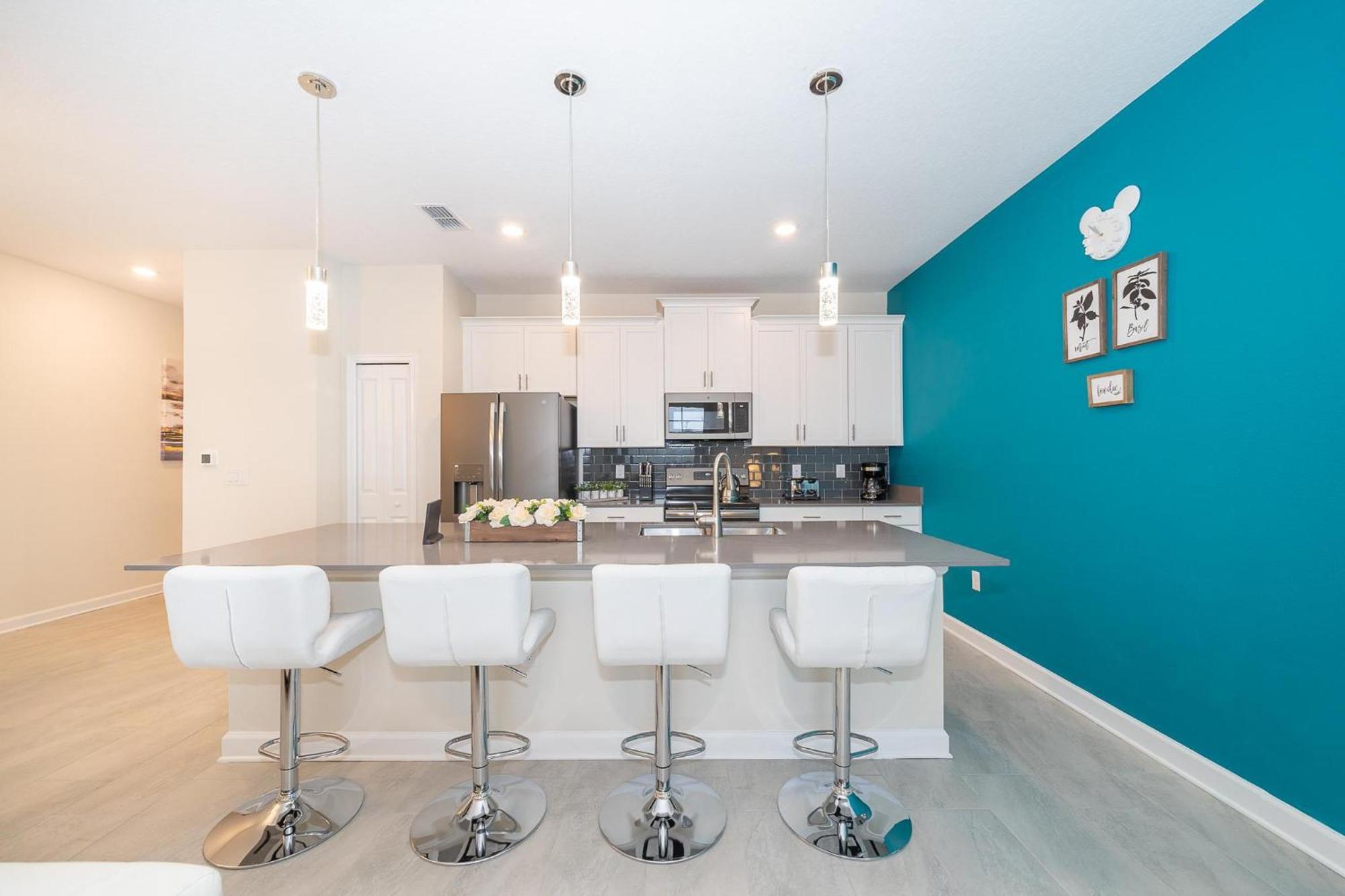 4830fa Townhouse 4 Bedrooms & 3 Bathrooms + Pool *