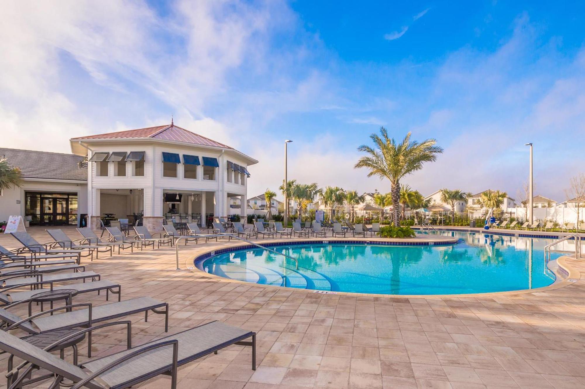4830fa Townhouse 4 Bedrooms & 3 Bathrooms + Pool