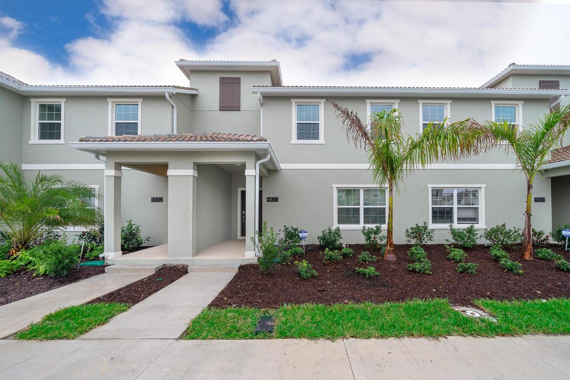 Holiday home 4830fa Townhouse 4 Bedrooms & 3 Bathrooms + Pool *