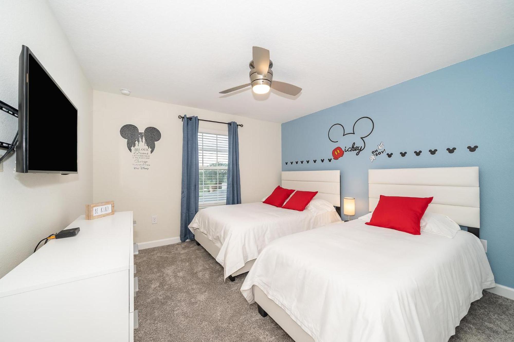 4830fa Townhouse 4 Bedrooms & 3 Bathrooms + Pool Kissimmee