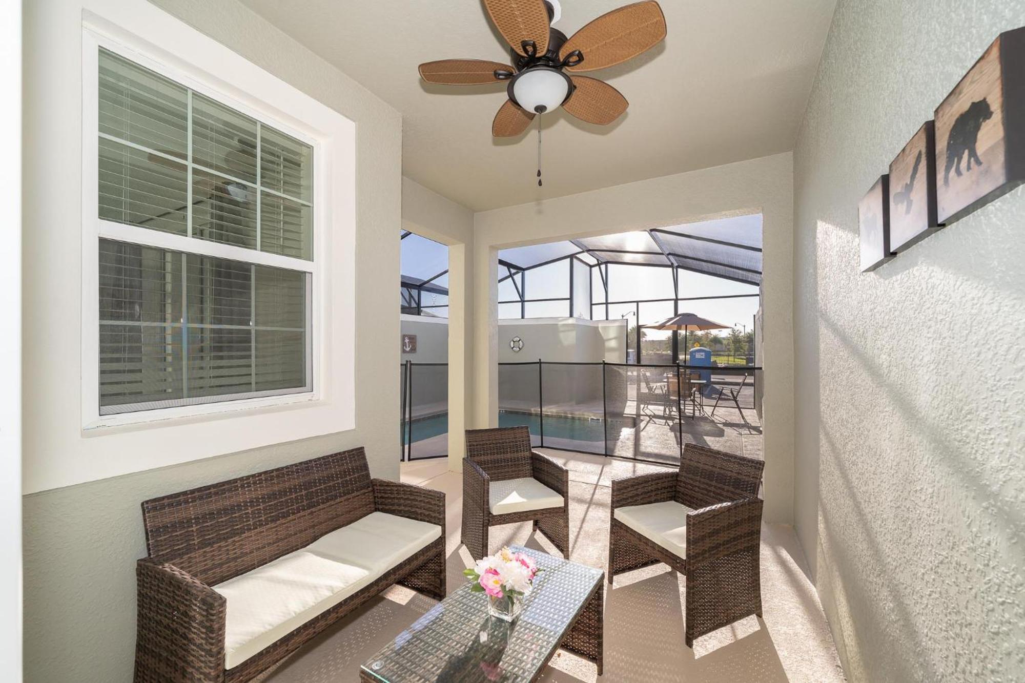 4830fa Townhouse 4 Bedrooms & 3 Bathrooms + Pool * Kissimmee